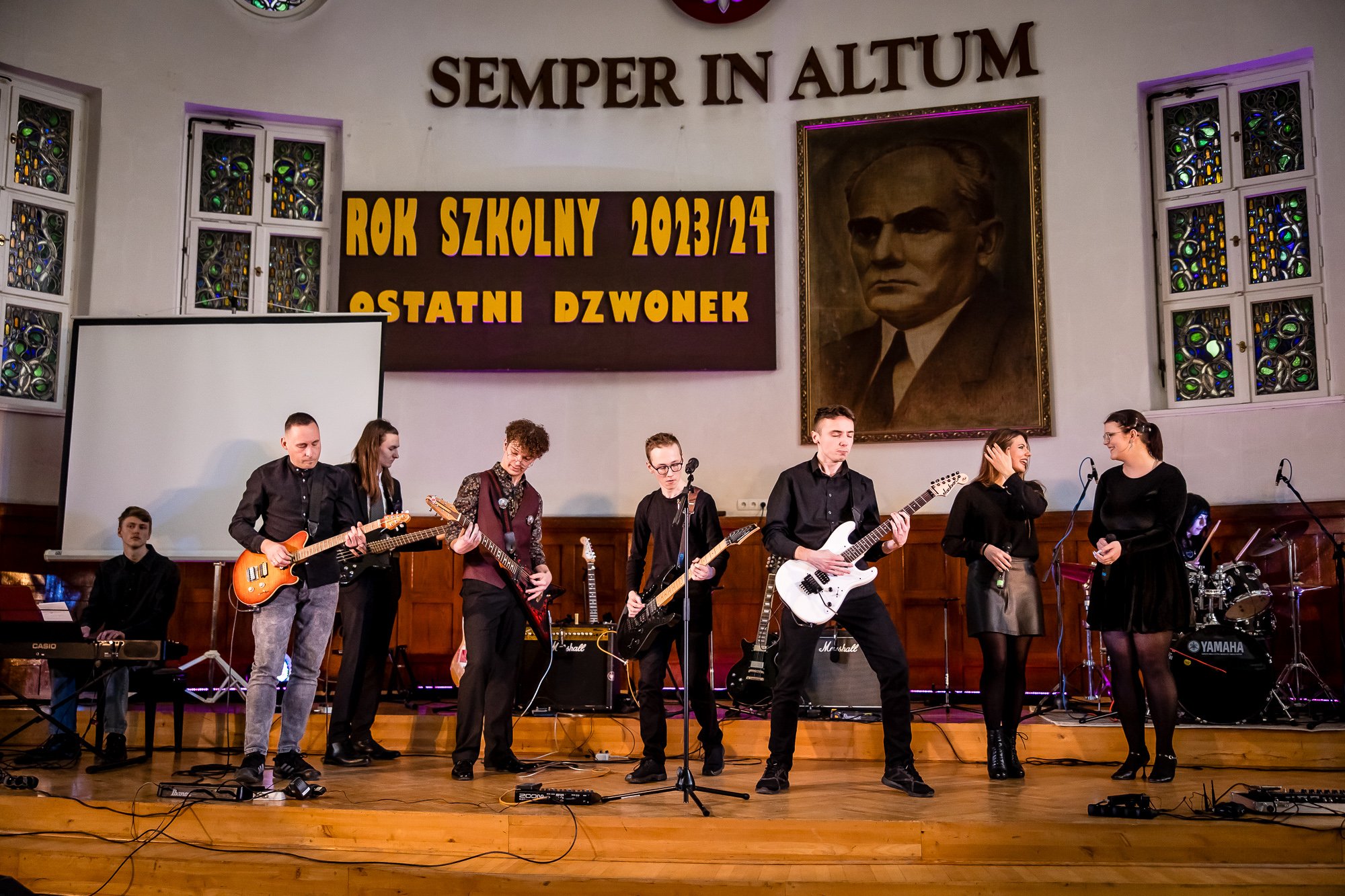 ostatni-dzwonek-w-zeromie-124198