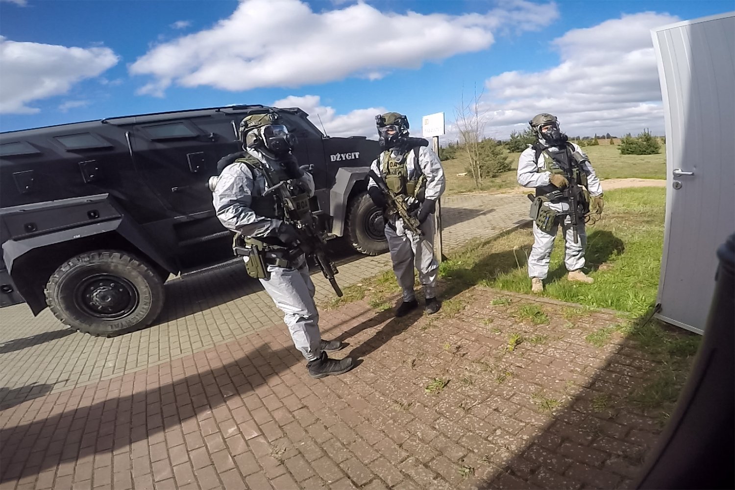 najazd-policji-na-fabryke-narkotykow-124201