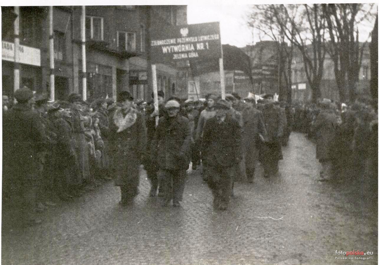 jelenia-gora-dawniej-pochody-1majowe-124271