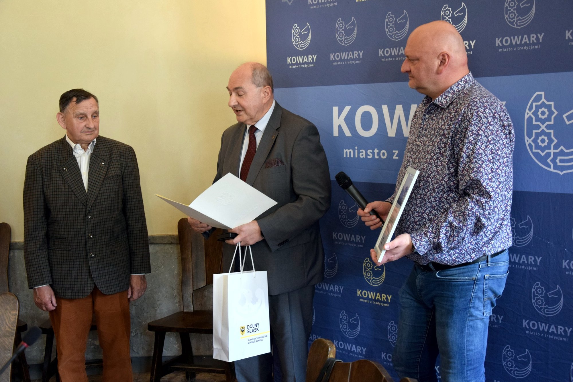 odznaczenie-dla-kowarskiego-przewodnika-124291