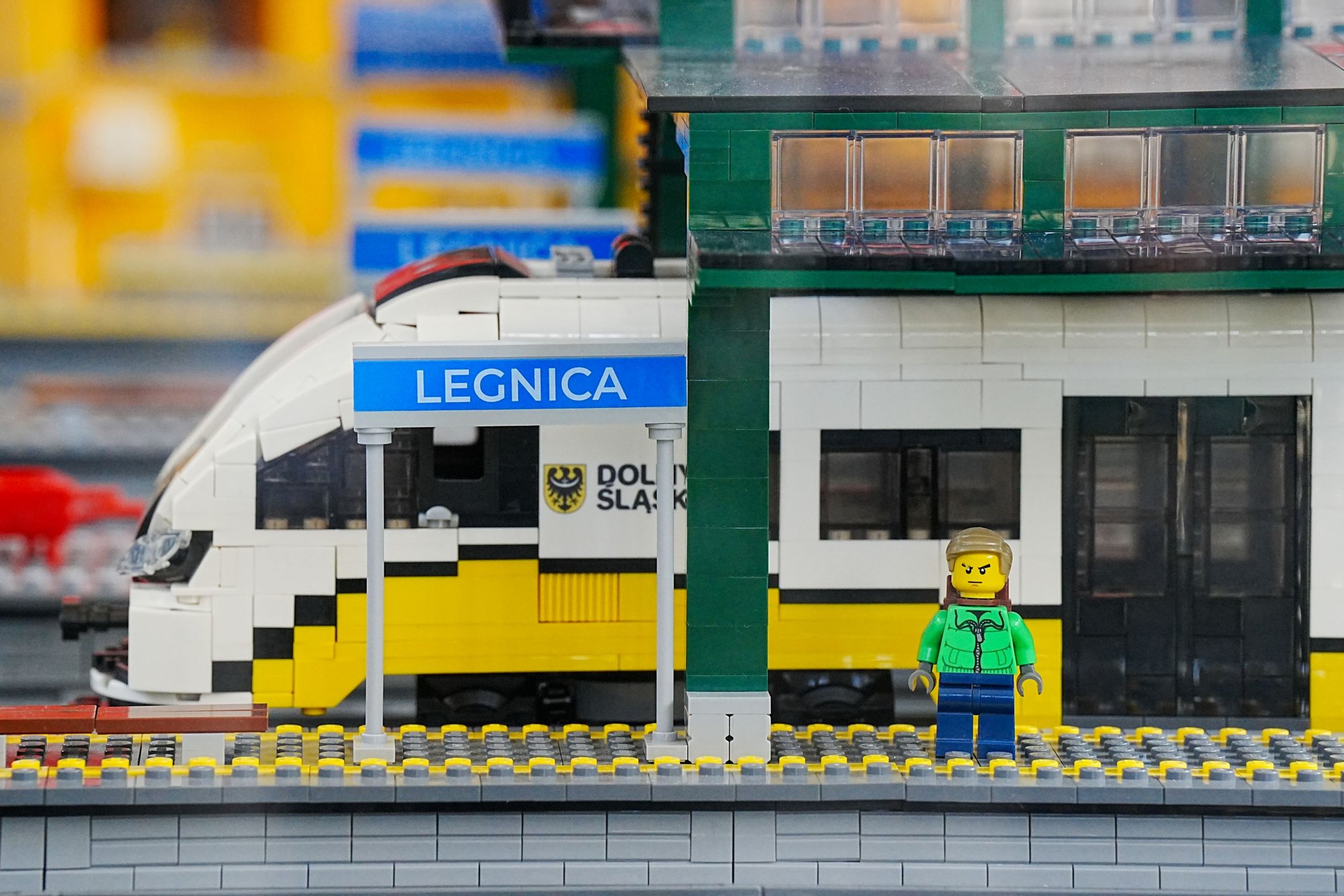 pierwsza-kolejowa-makieta-lego-na-polskim-dworcu-124310