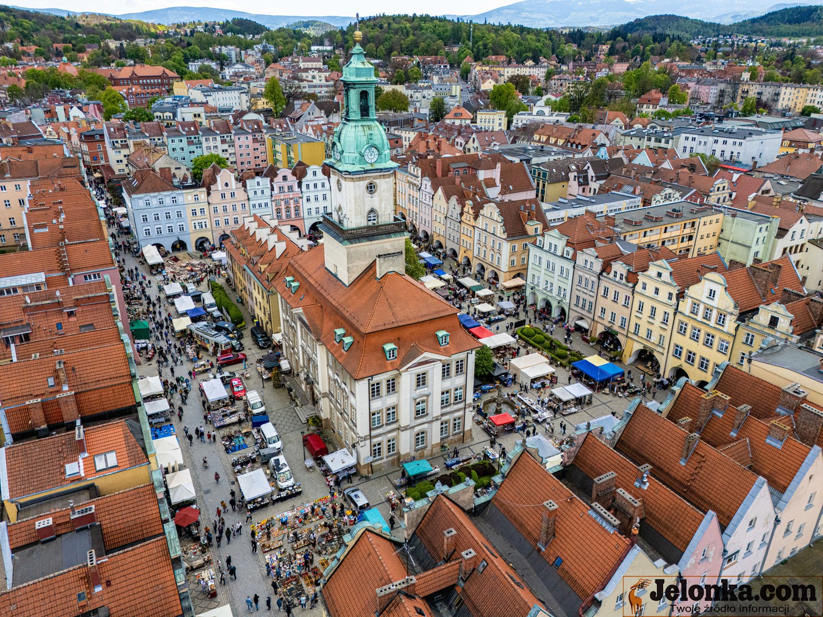 jarmark-staroci-przezyjmy-to-jeszcze-raz-widok-z-drona-124323