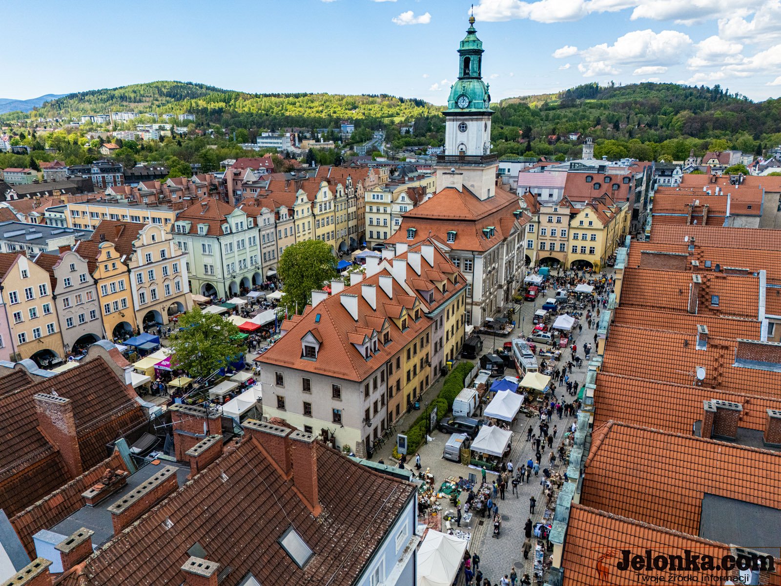 jarmark-staroci-przezyjmy-to-jeszcze-raz-widok-z-drona-124323
