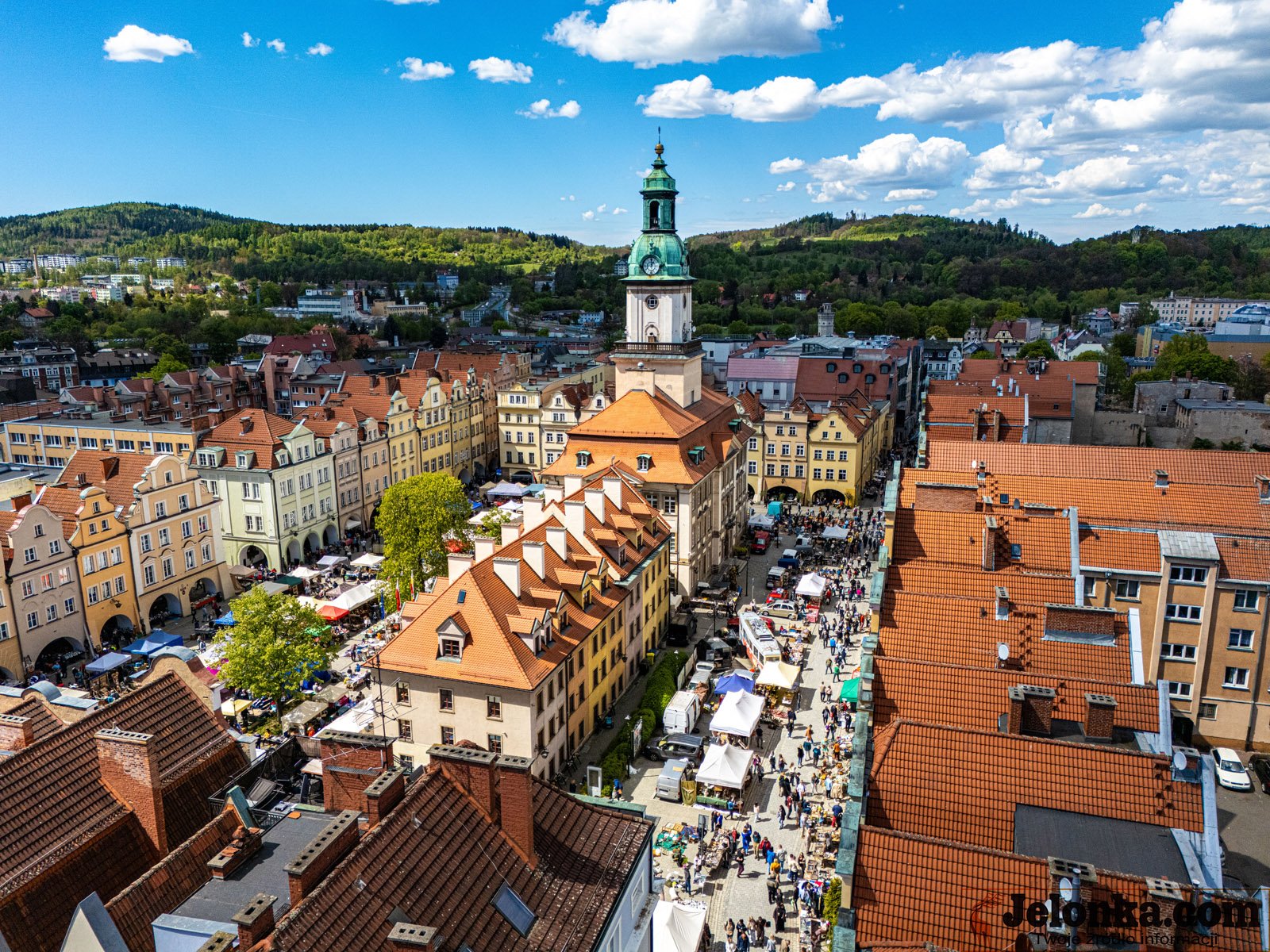 jarmark-staroci-przezyjmy-to-jeszcze-raz-widok-z-drona-124323