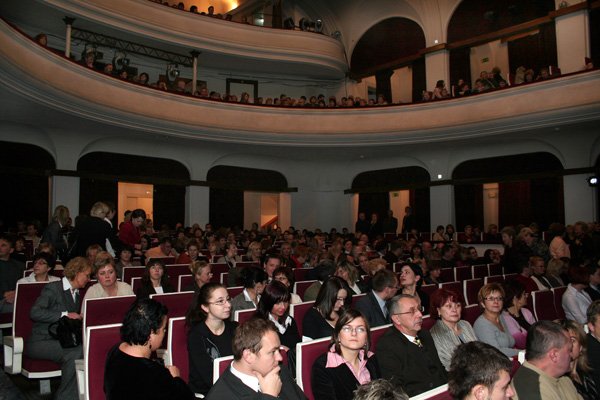 dzikie-zadze-opanoway-miasto-12449