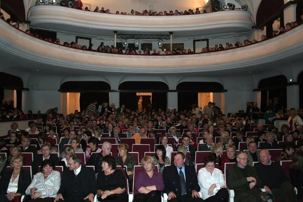 dzikie-zadze-opanoway-miasto-12449