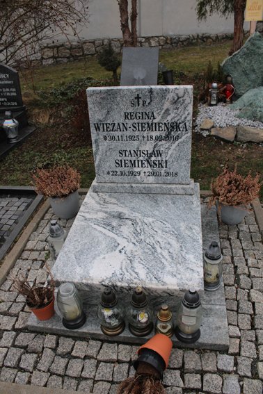 Grób Reginy i Stanisława Siemieńskich