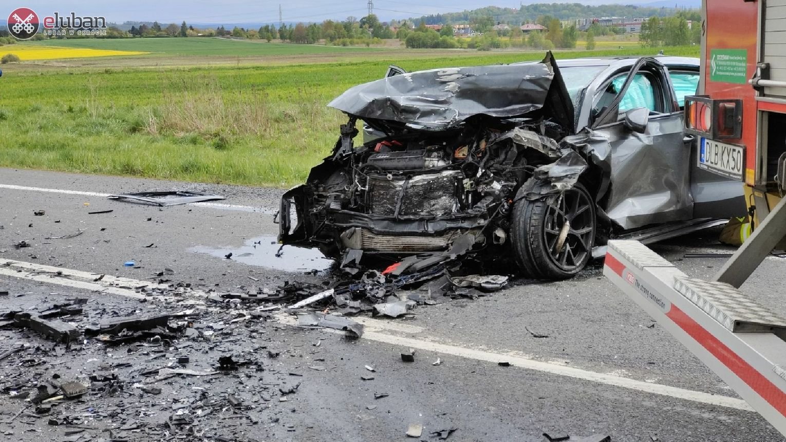audi-kontra-saab-kierowcy-cudem-przezyli-124717