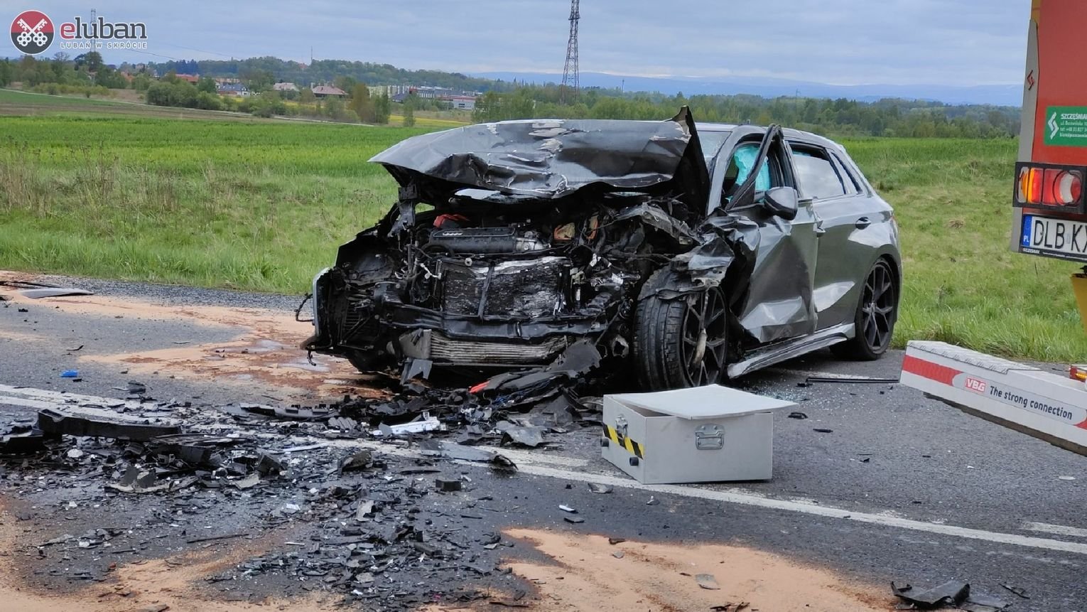 audi-kontra-saab-kierowcy-cudem-przezyli-124717