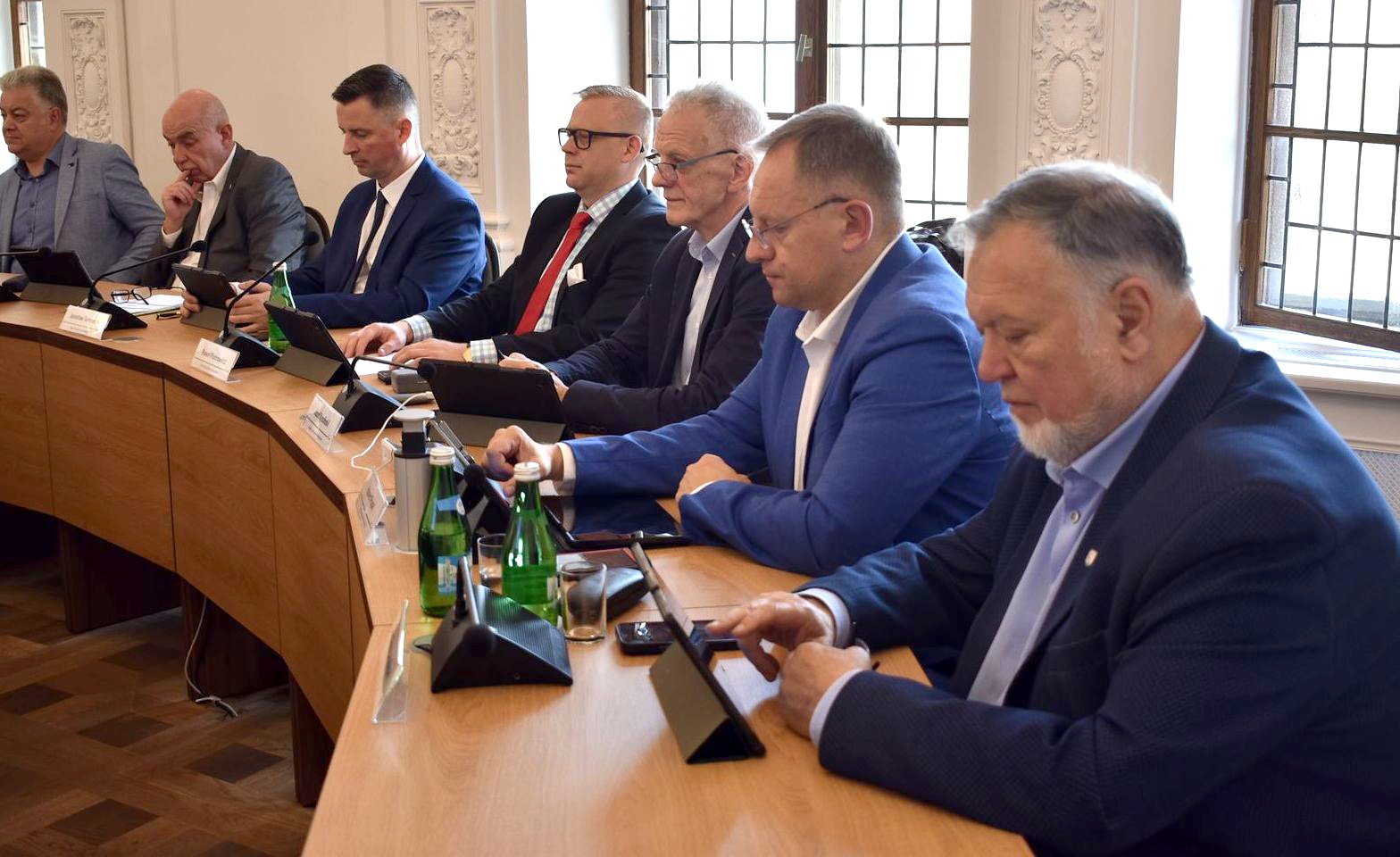 na-sesji-o-budzecie-i-przystankach-124799