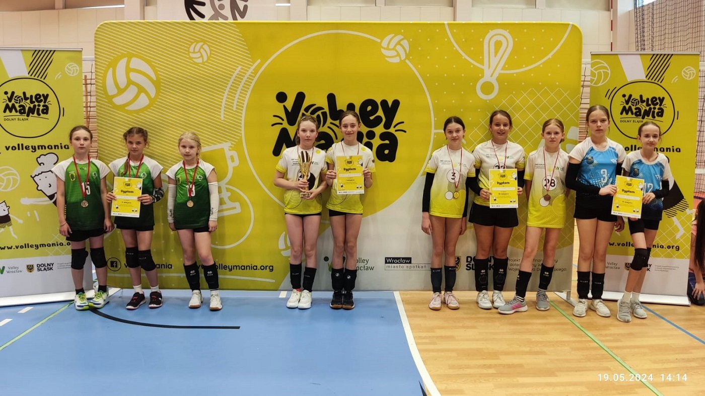 siatkarki-uksu-sokoliki-ze-zotem-124819
