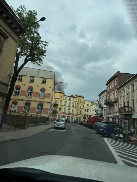 dym-widoczny-juz-z-daleka-124826