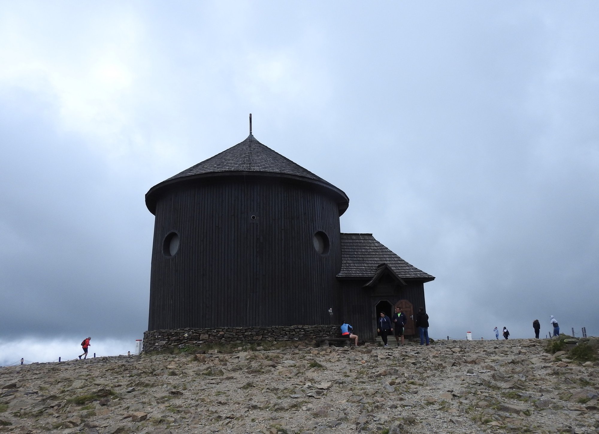 otwarta-kaplica-na-sniezce-125020
