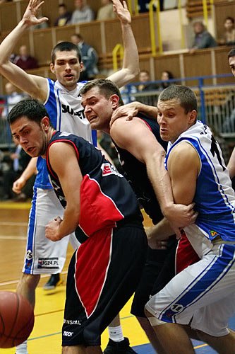 koszykarze-sudetow-przegrywaja-po-sportowym-horrorze-12504