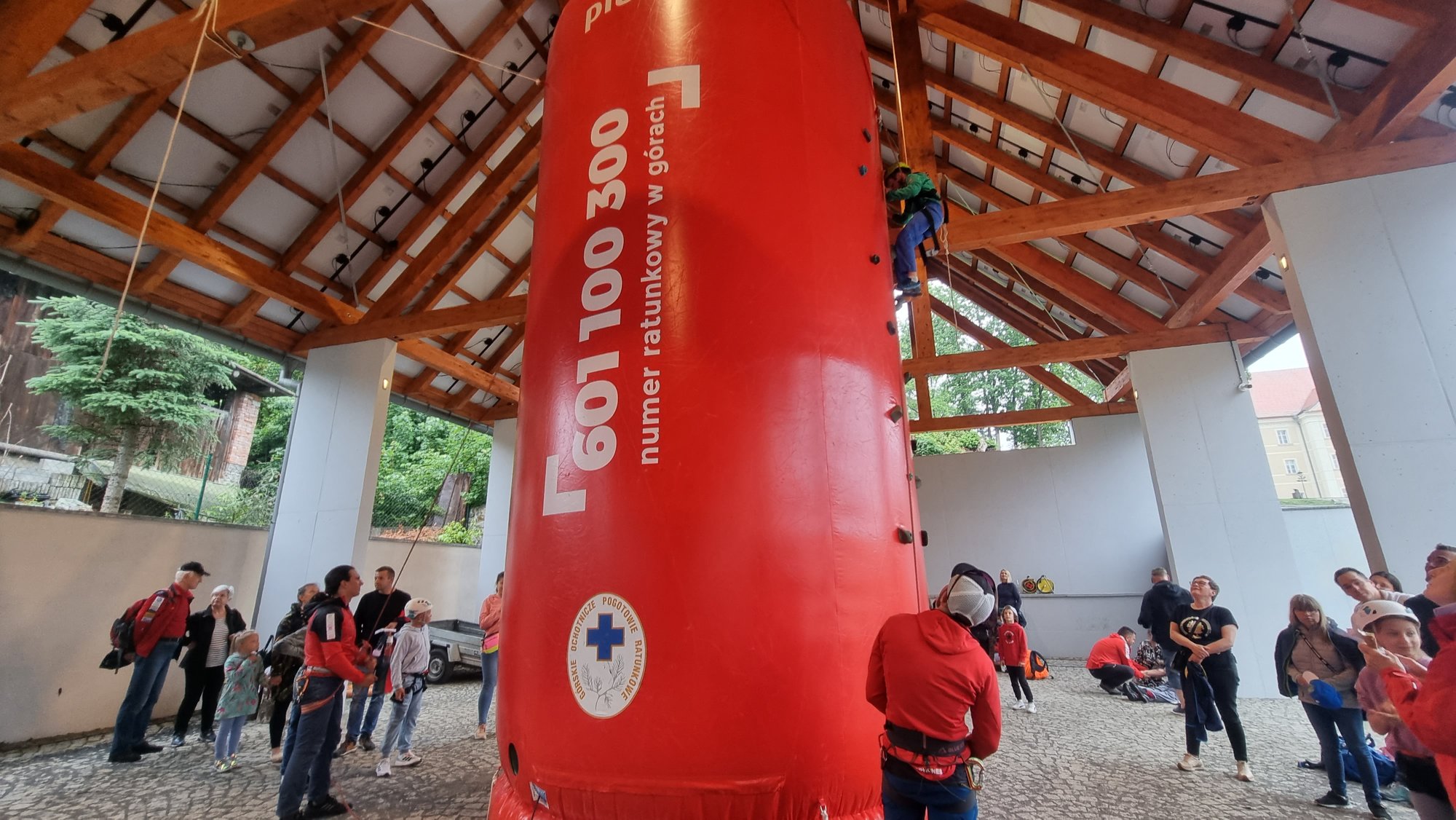 dzieci-z-ratownikami-gopr-125064