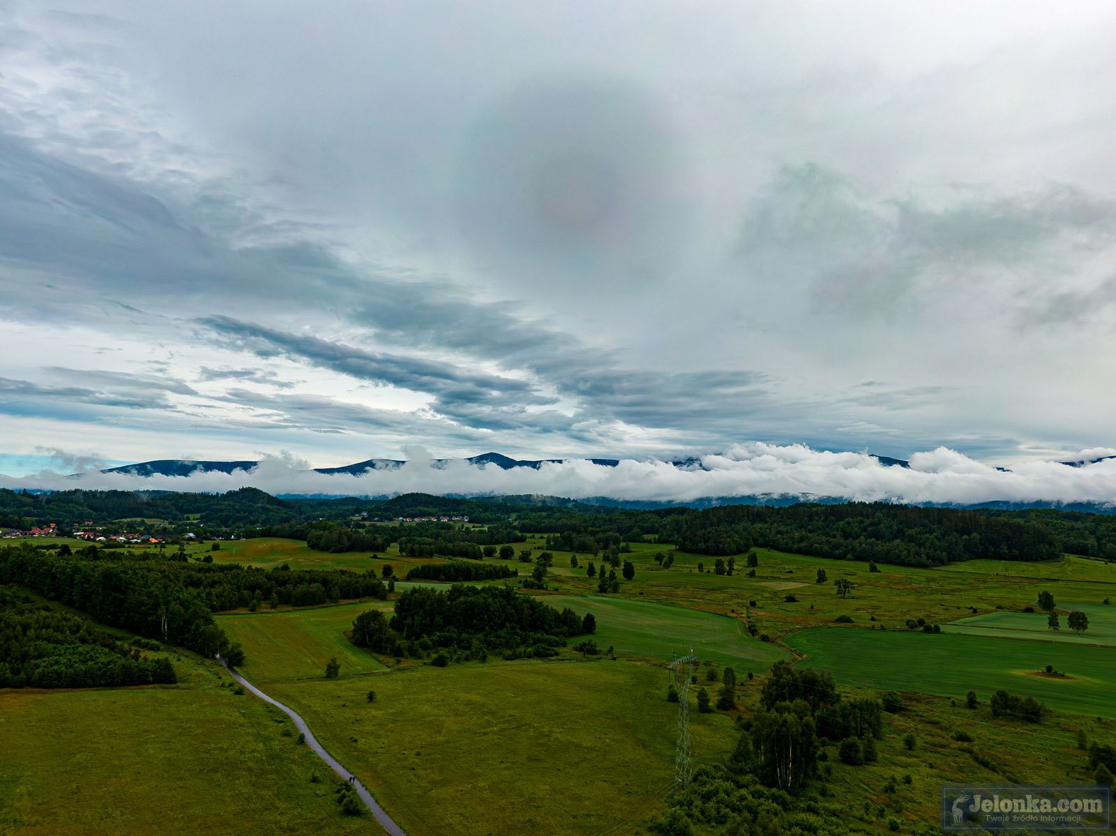 zbiorowisko-kropelek-nad-jelenia-gora-125073