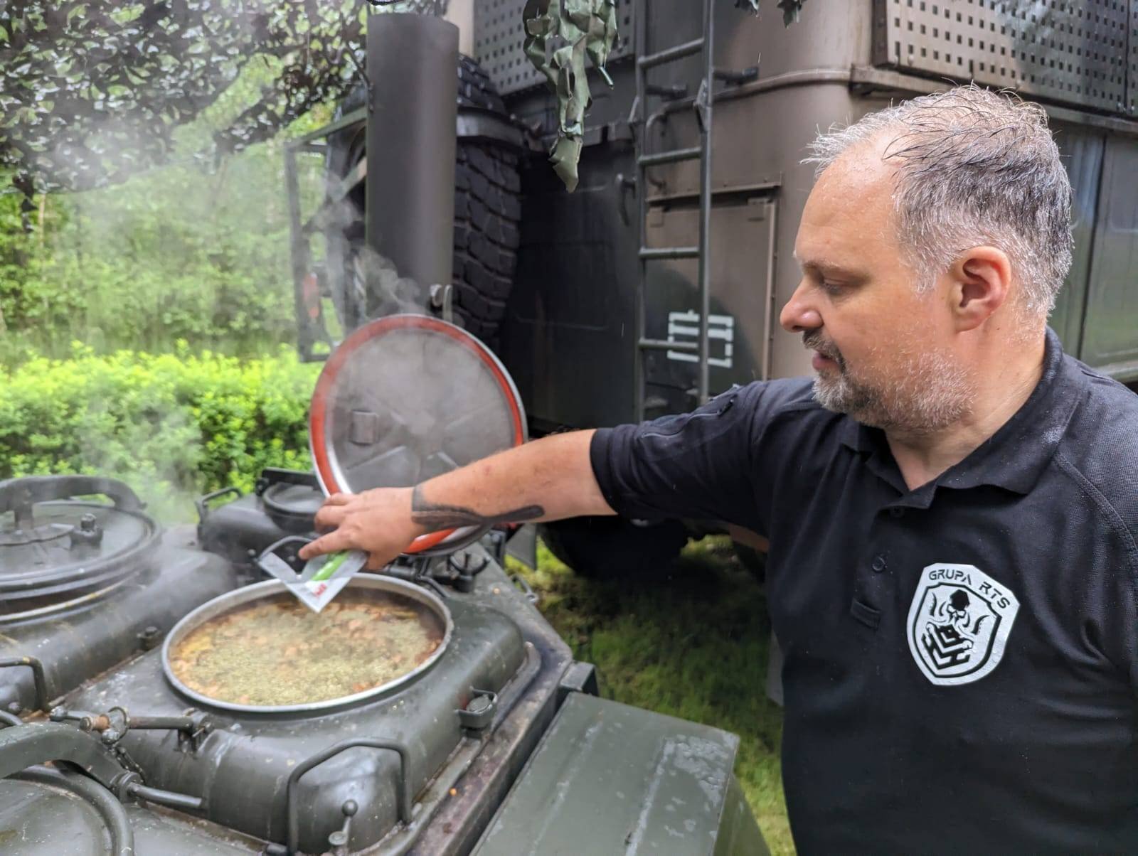 za-mundurem-panny-sznurem-piknik-w-jezowie-125090