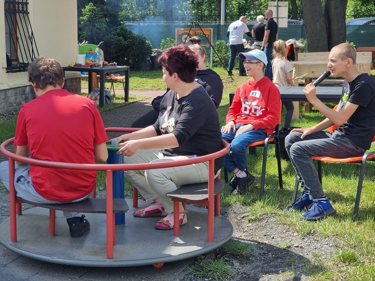 kibice-zorganizowali-zabawe-dla-dzieci-125155