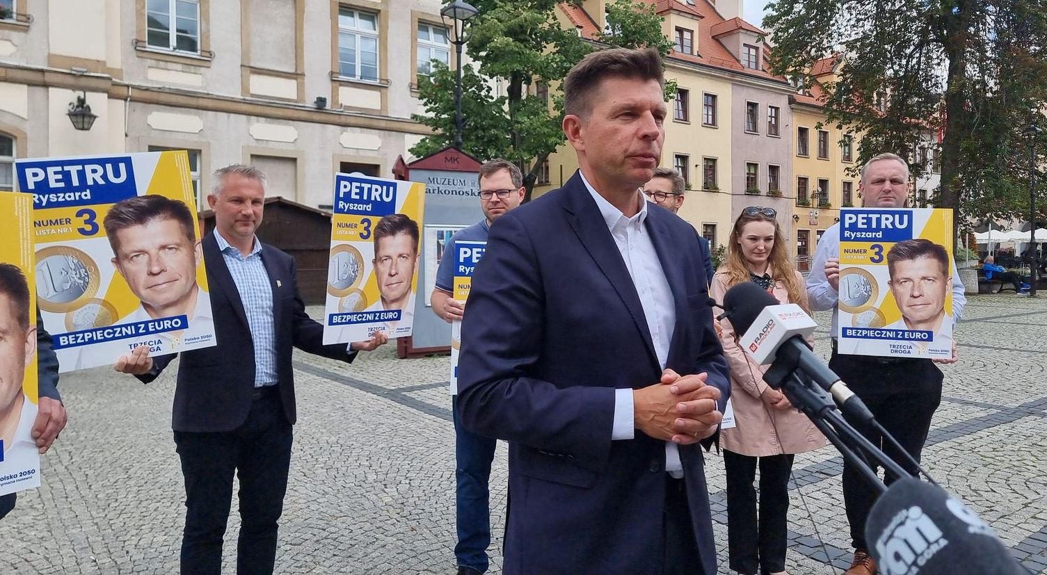 ryszard-petru-zacheca-do-przyjecia-euro-125178
