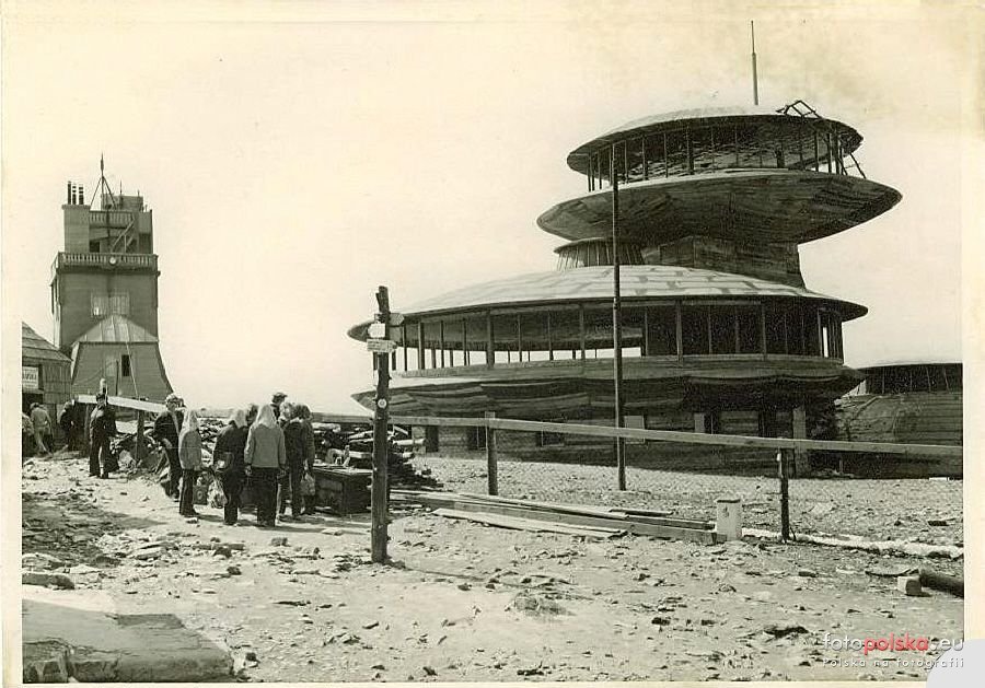 1975 – budowa obserwatorium IMGW.