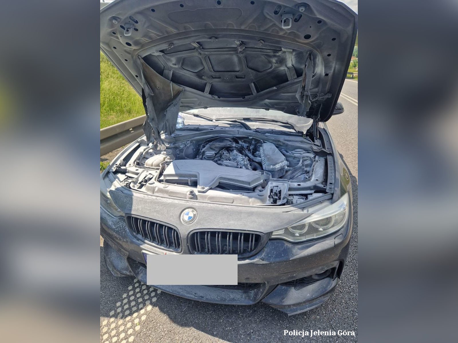 policjanci-pomogli-ugasic-bmw-125251