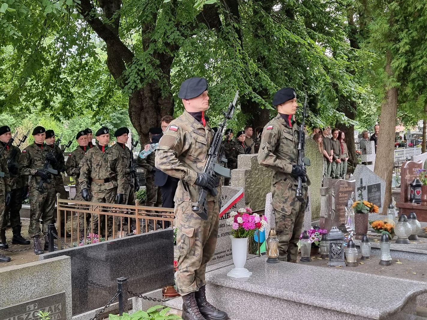 nowy-nagrobek-dla-bohatera-125258
