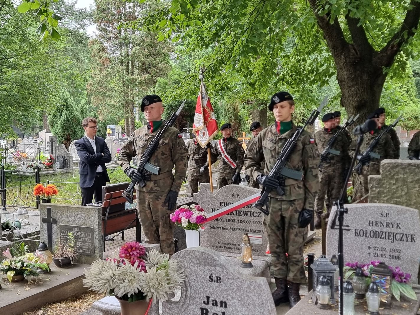 nowy-nagrobek-dla-bohatera-125258