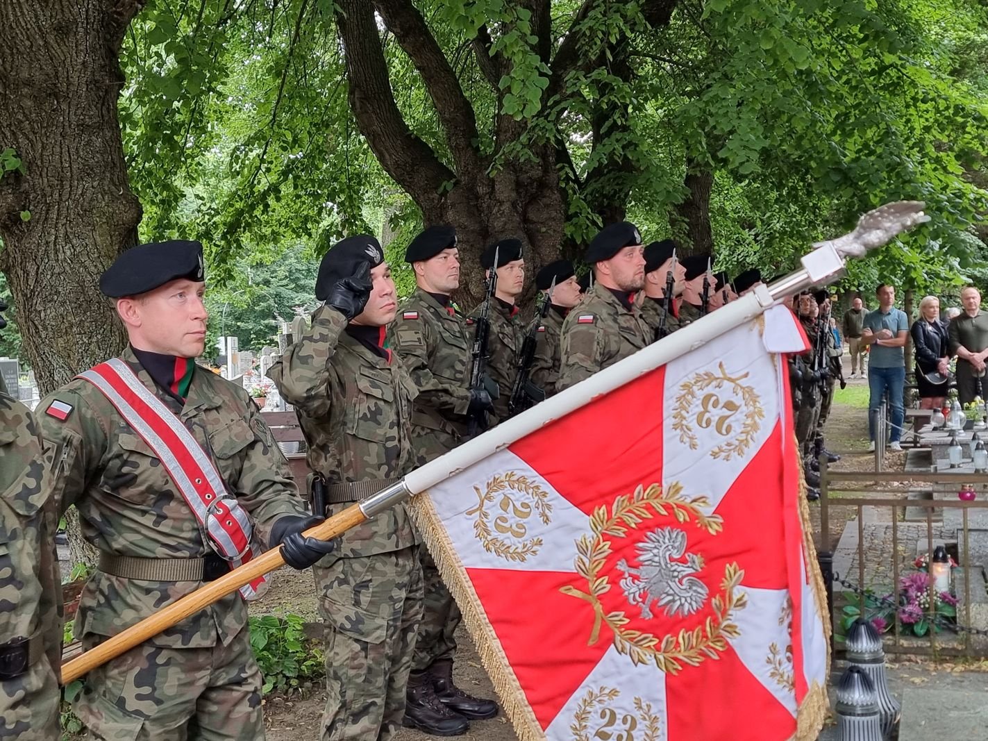 nowy-nagrobek-dla-bohatera-125258
