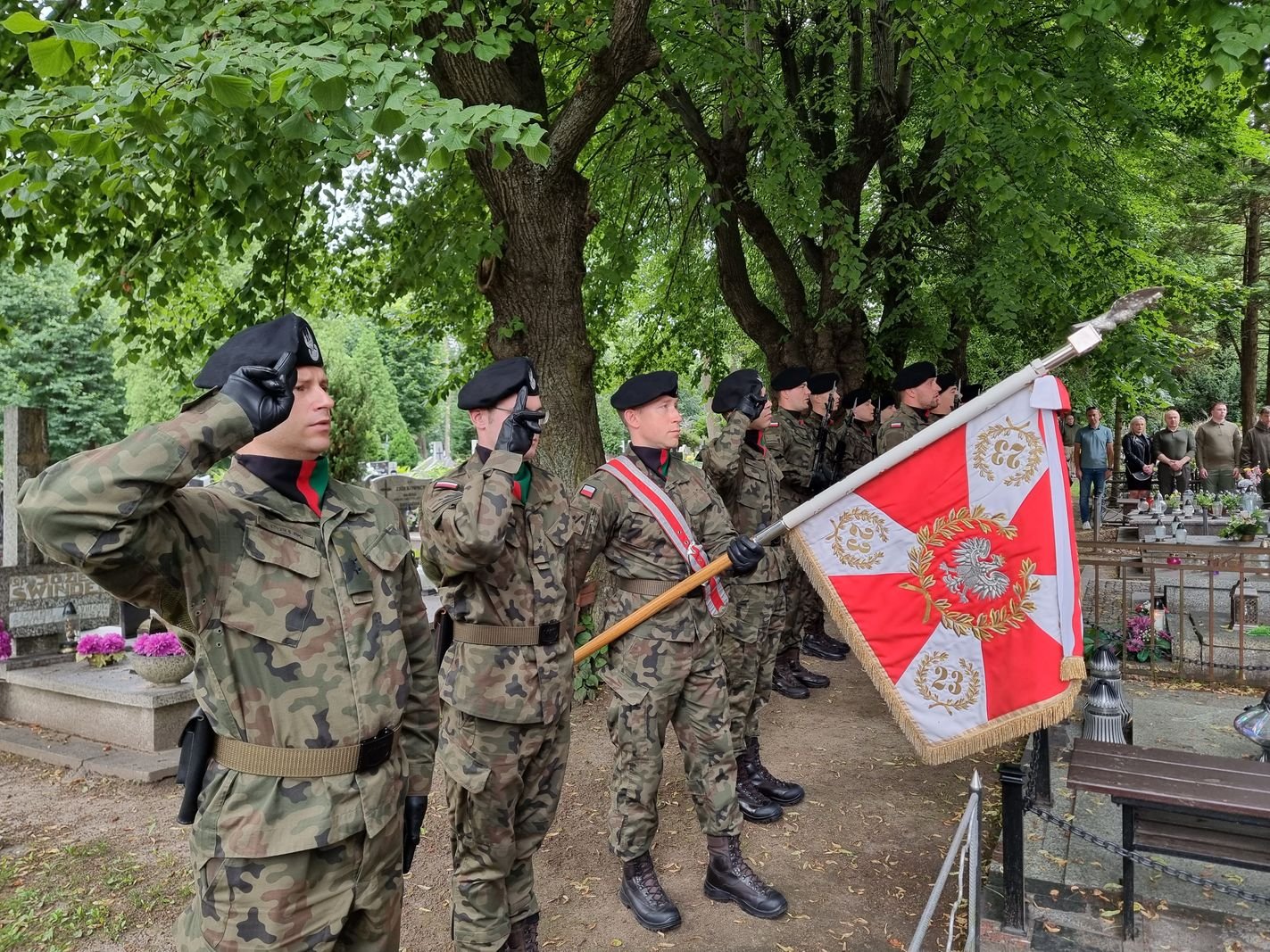 nowy-nagrobek-dla-bohatera-125258