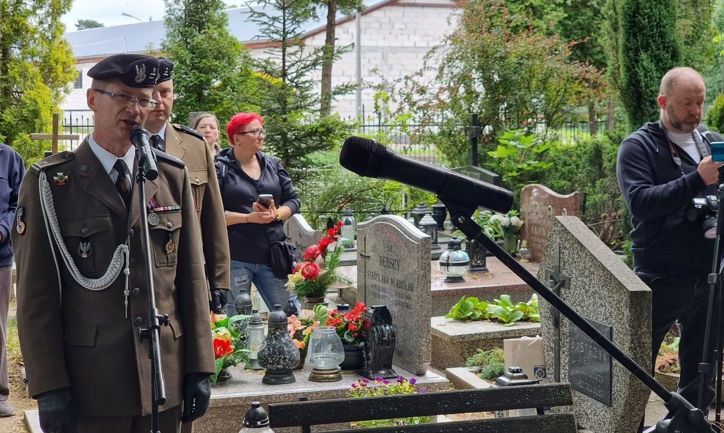 nowy-nagrobek-dla-bohatera-125258
