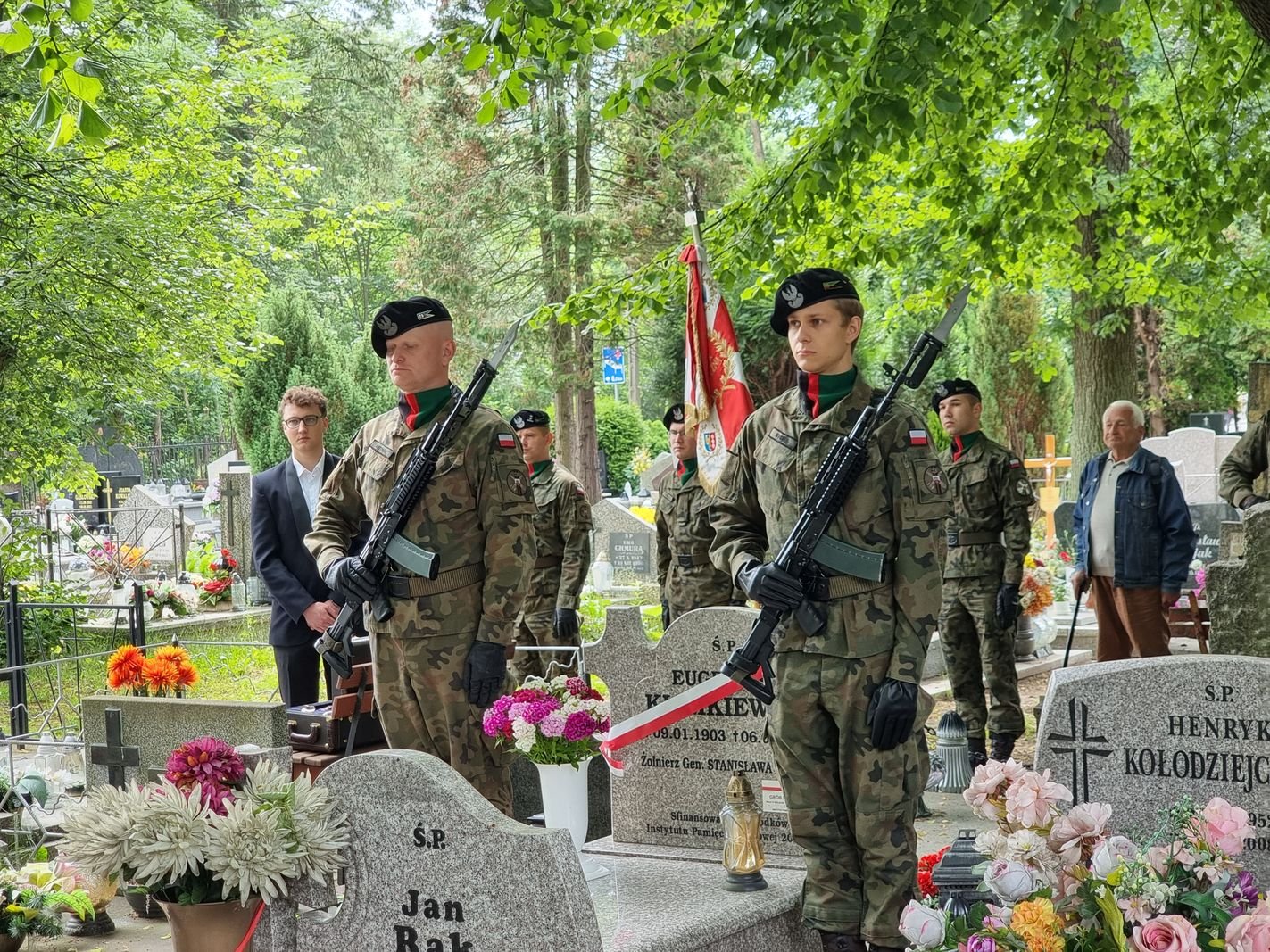 nowy-nagrobek-dla-bohatera-125258