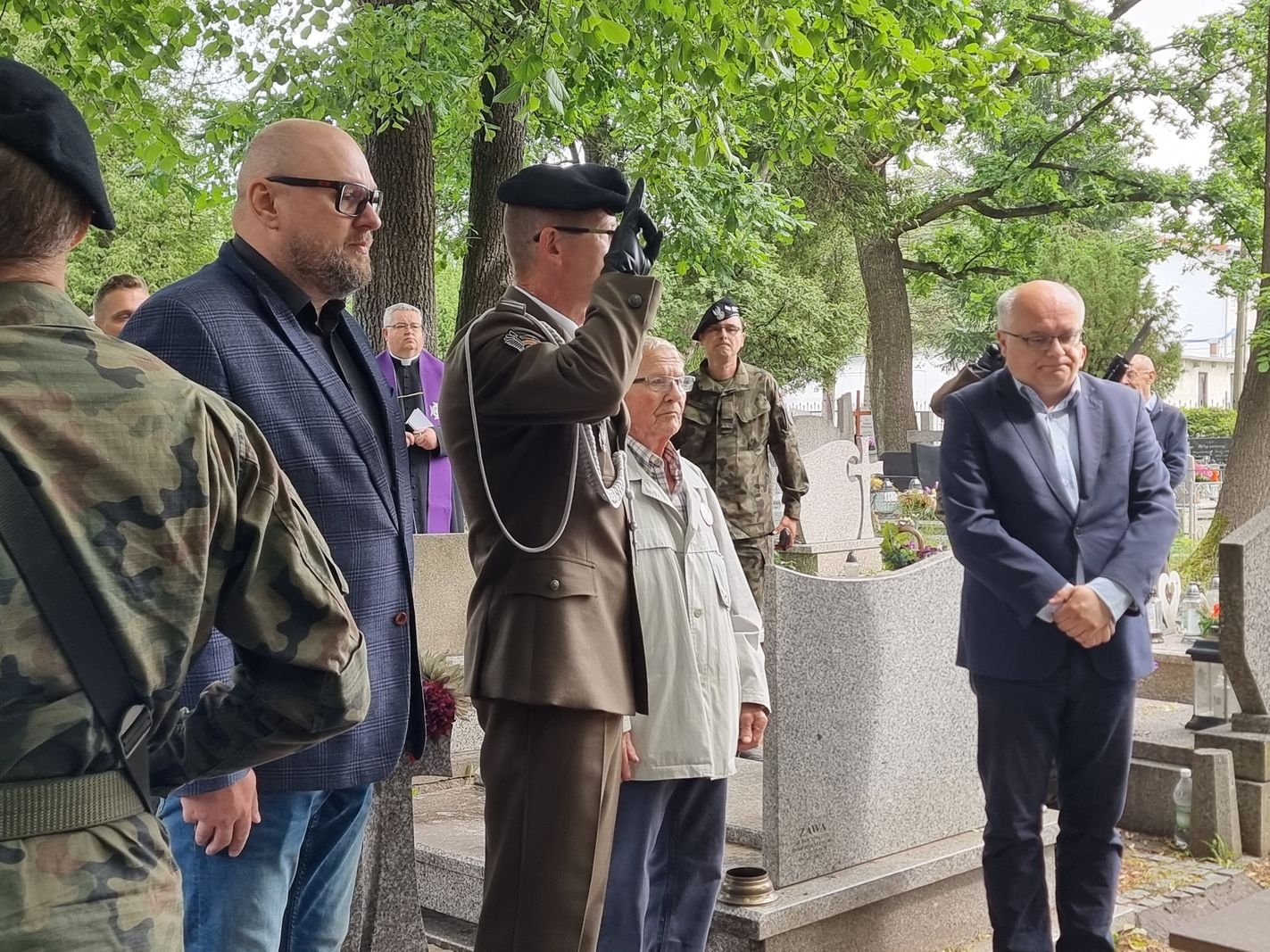 nowy-nagrobek-dla-bohatera-125258