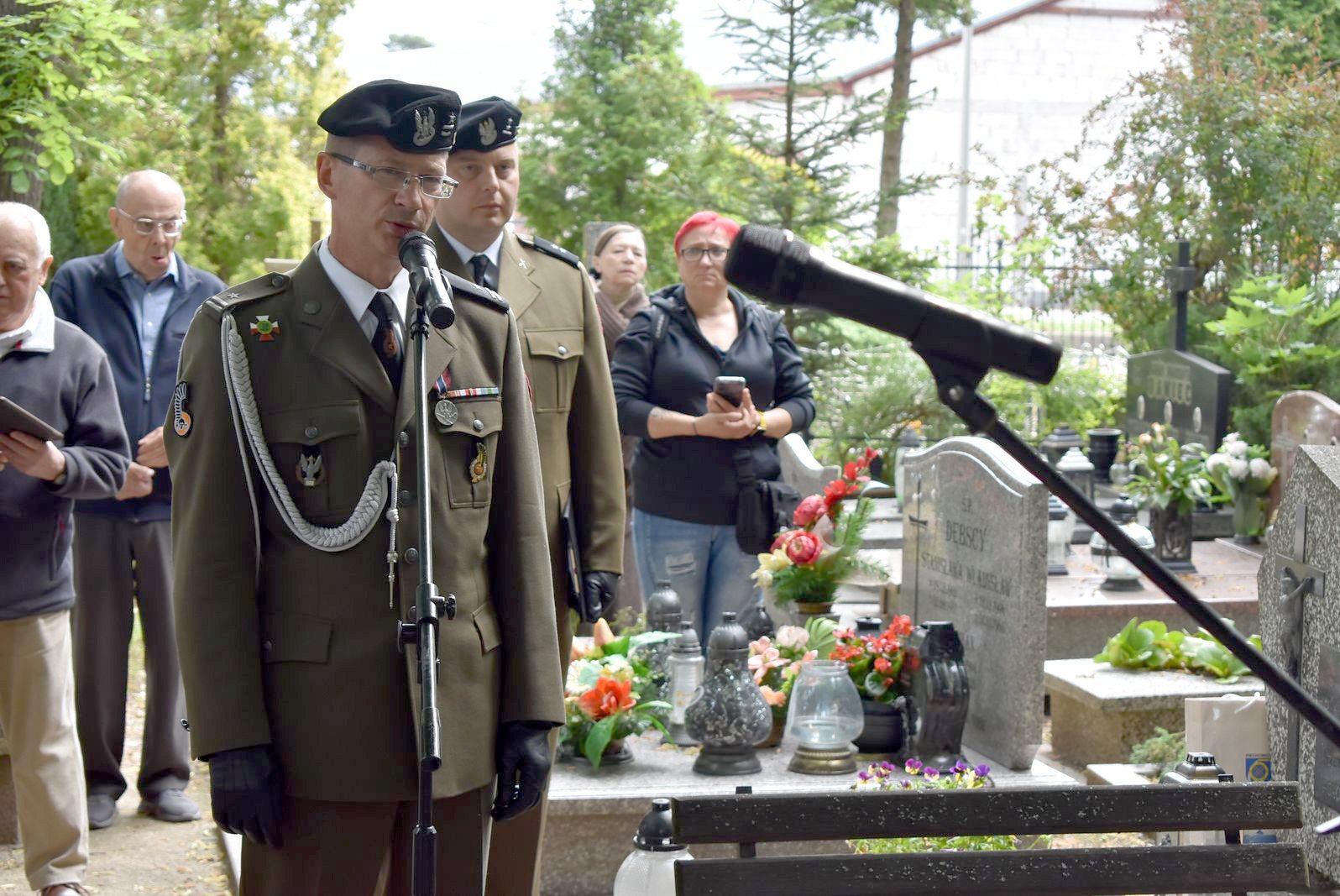 nowy-nagrobek-dla-bohatera-125258