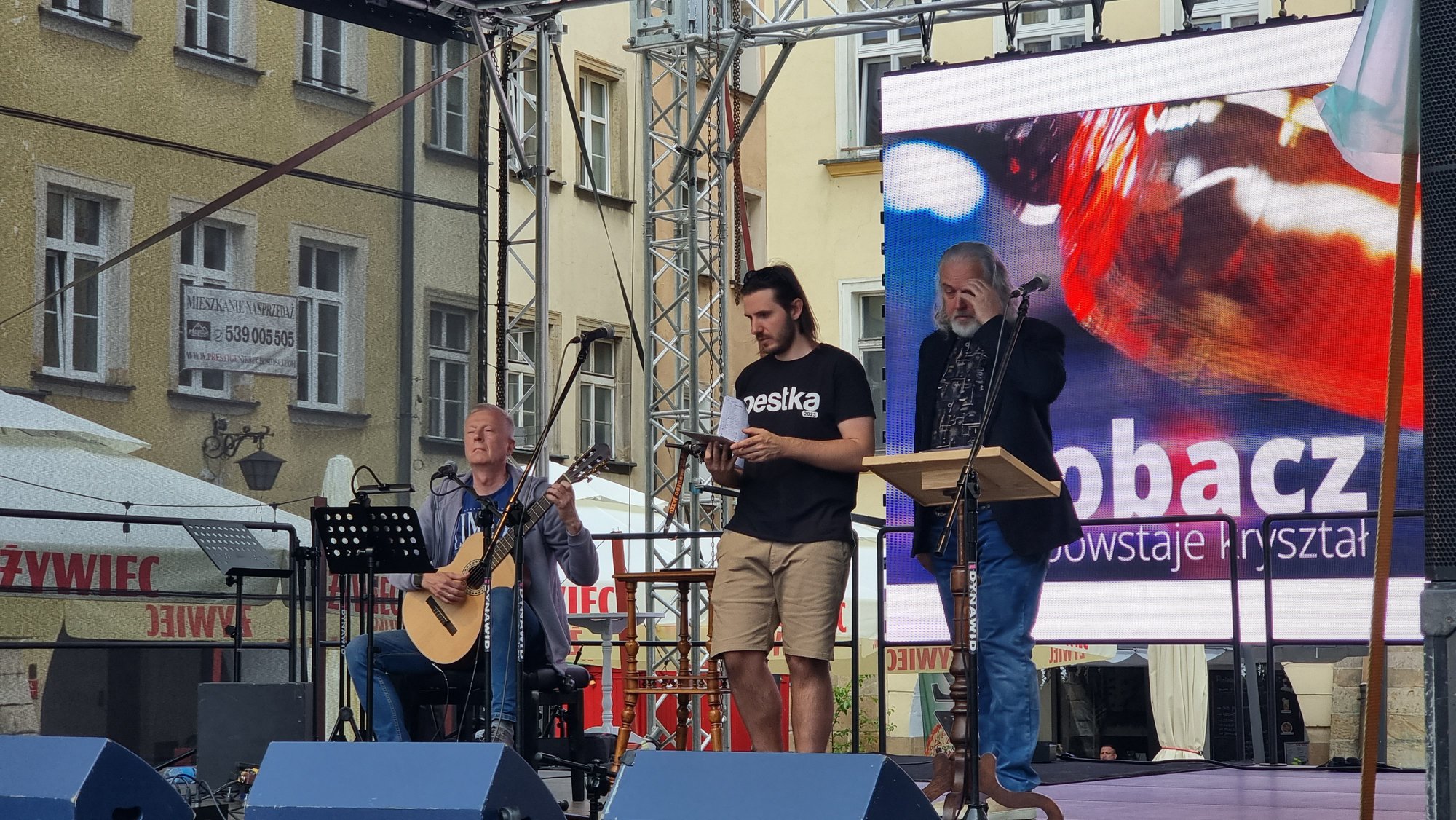 wina-na-placu-ratuszowym-125352