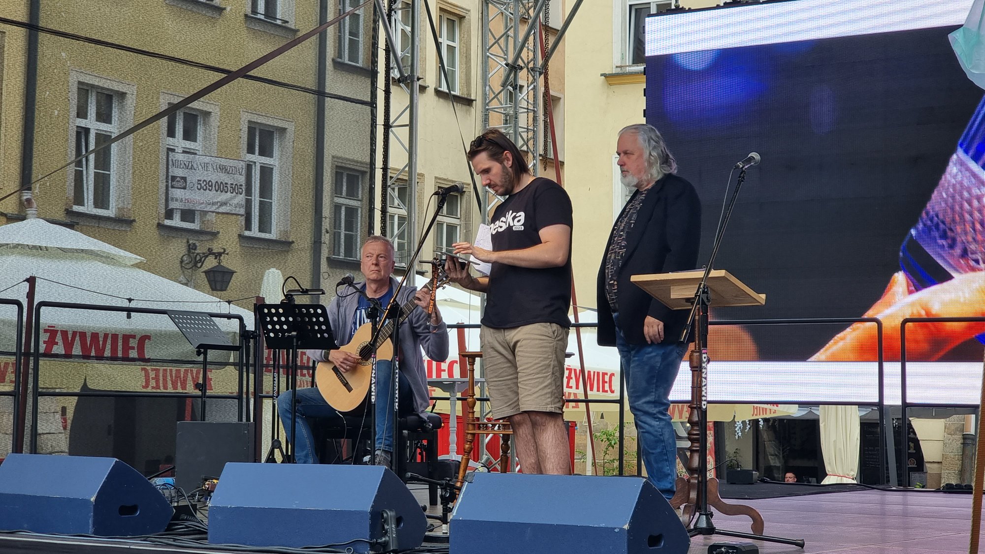 wina-na-placu-ratuszowym-125352