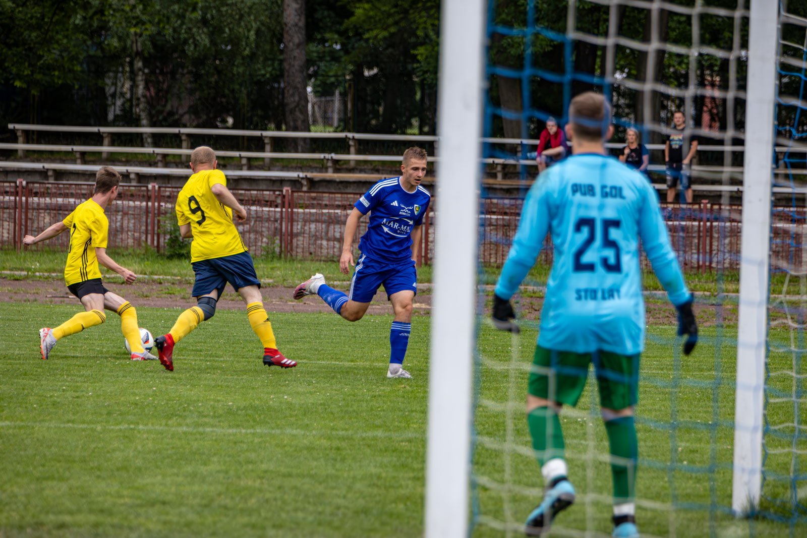 kuriozalny-gol-w-derbach-jeleniej-gory-125378