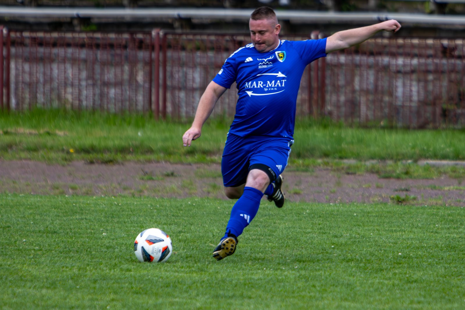 kuriozalny-gol-w-derbach-jeleniej-gory-125378