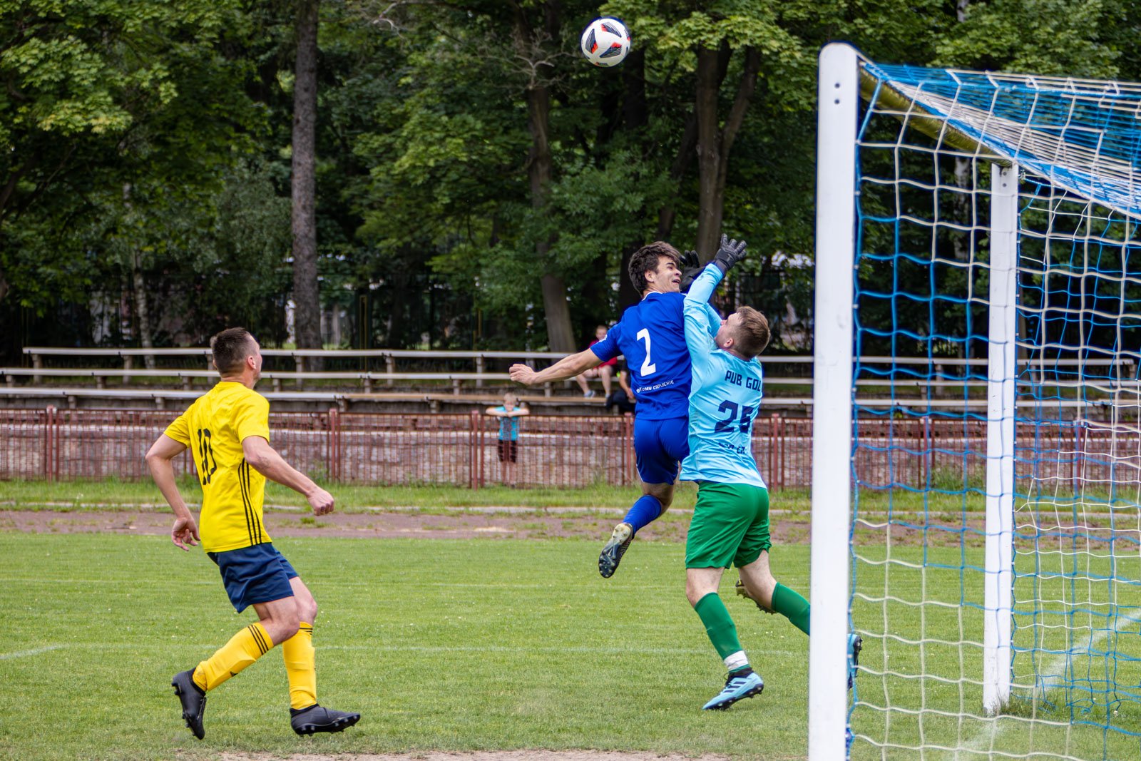 kuriozalny-gol-w-derbach-jeleniej-gory-125378