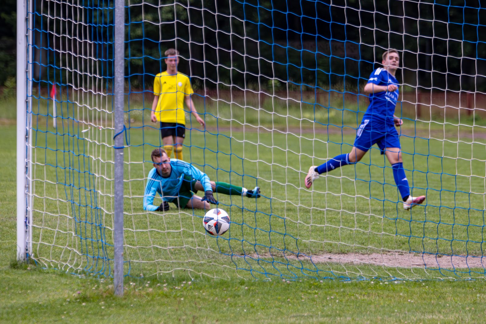 kuriozalny-gol-w-derbach-jeleniej-gory-125378