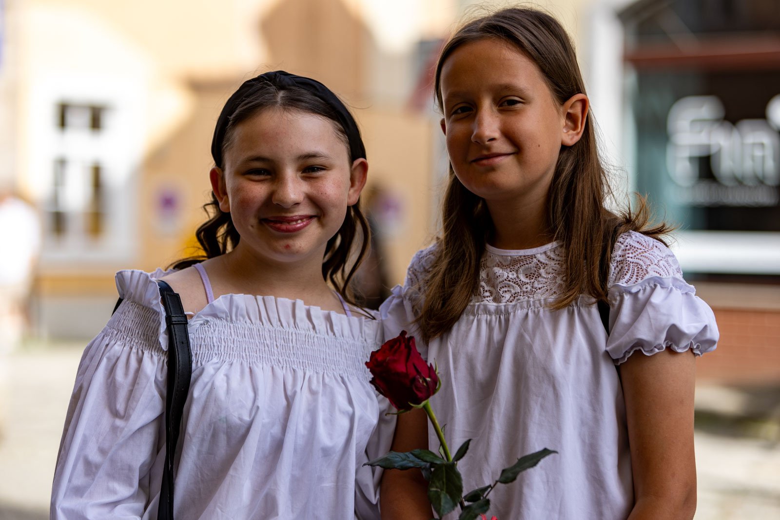 uczniowie-zaczynaja-wakacje-125477
