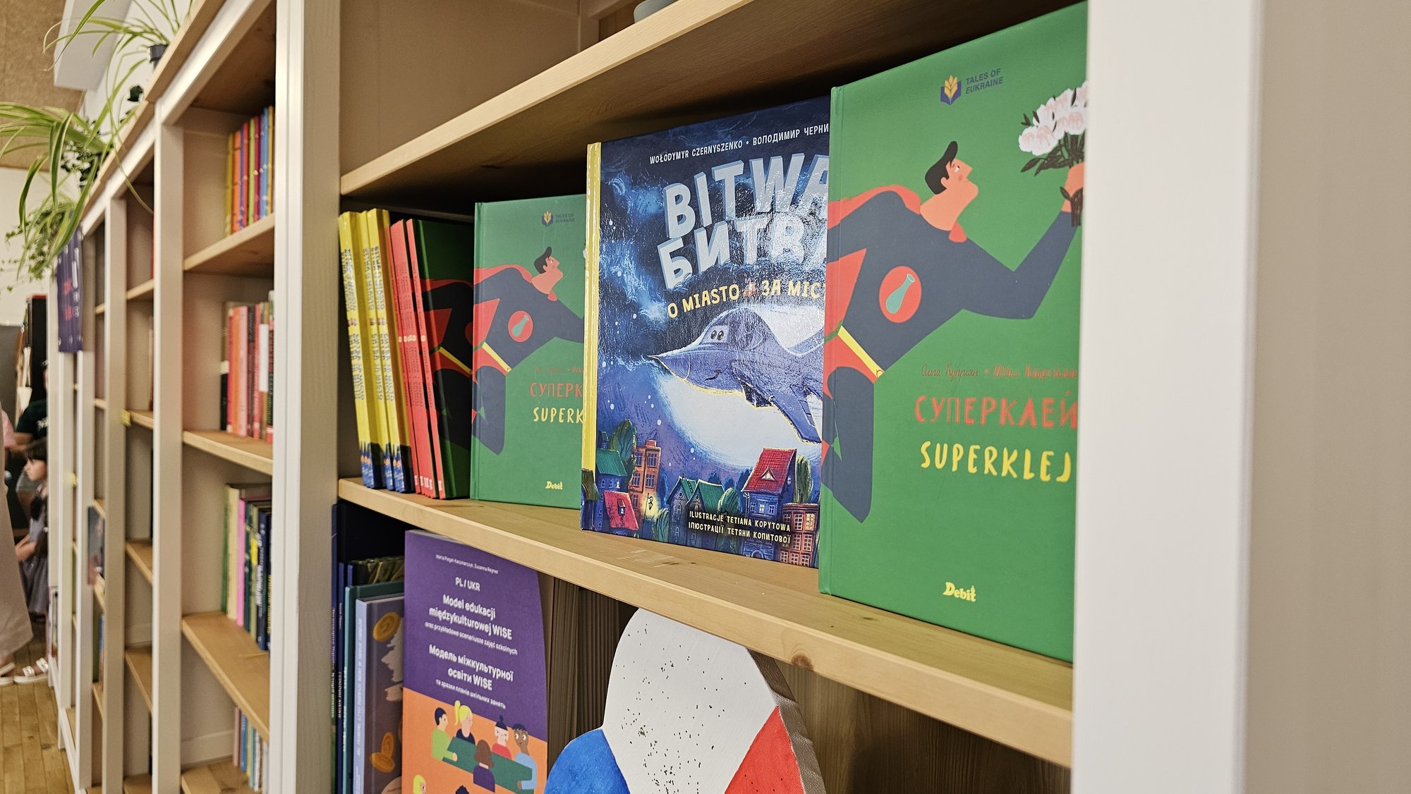 otwarto-ukrainska-biblioteke-125512