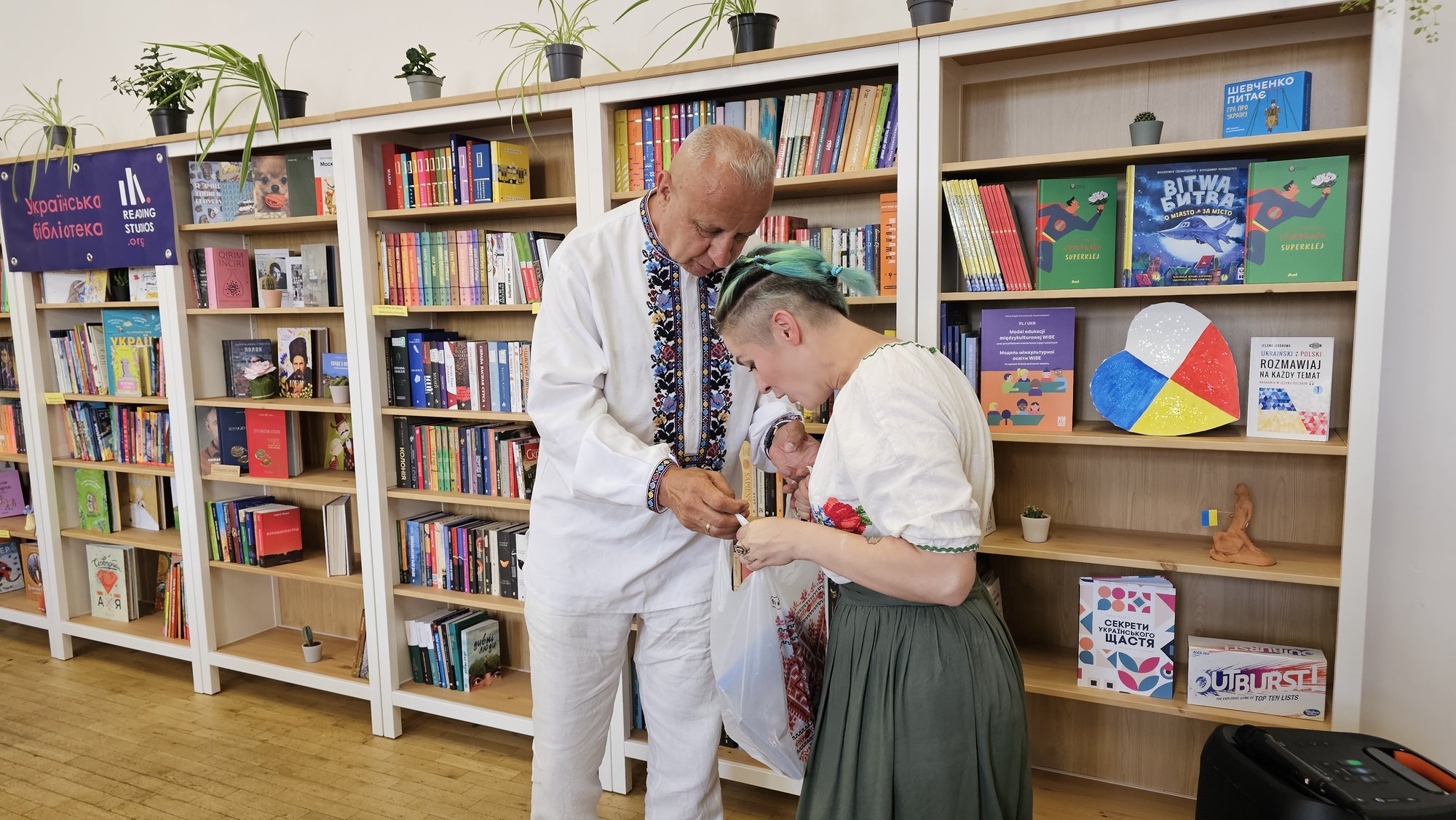 otwarto-ukrainska-biblioteke-125512