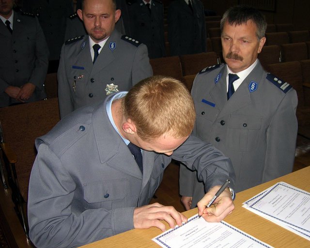 osmiu-nowych-policjantow-12555