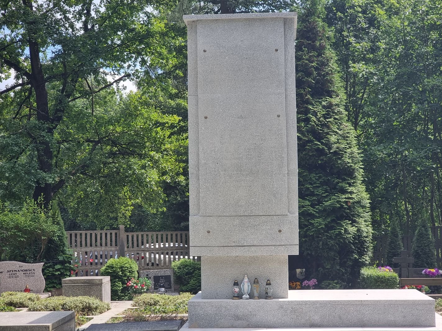 bedzie-dalszy-ciag-remontu-kwatery-ofiar-wojny-125598