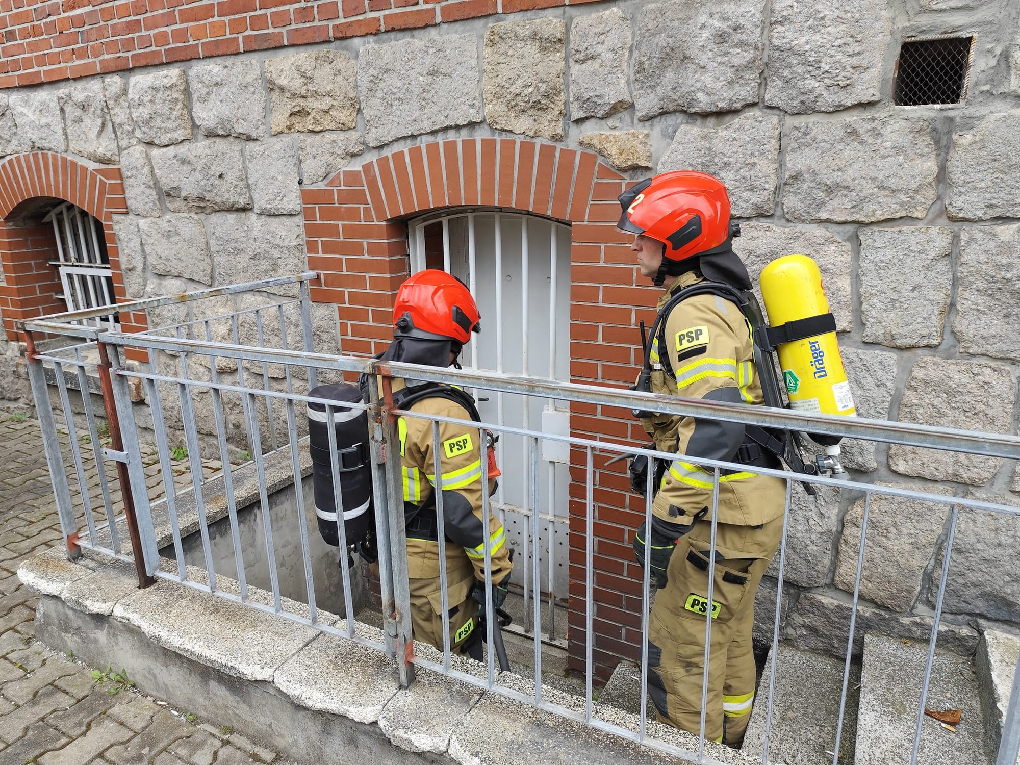 cwiczenia-strazakow-w-areszcie-125619