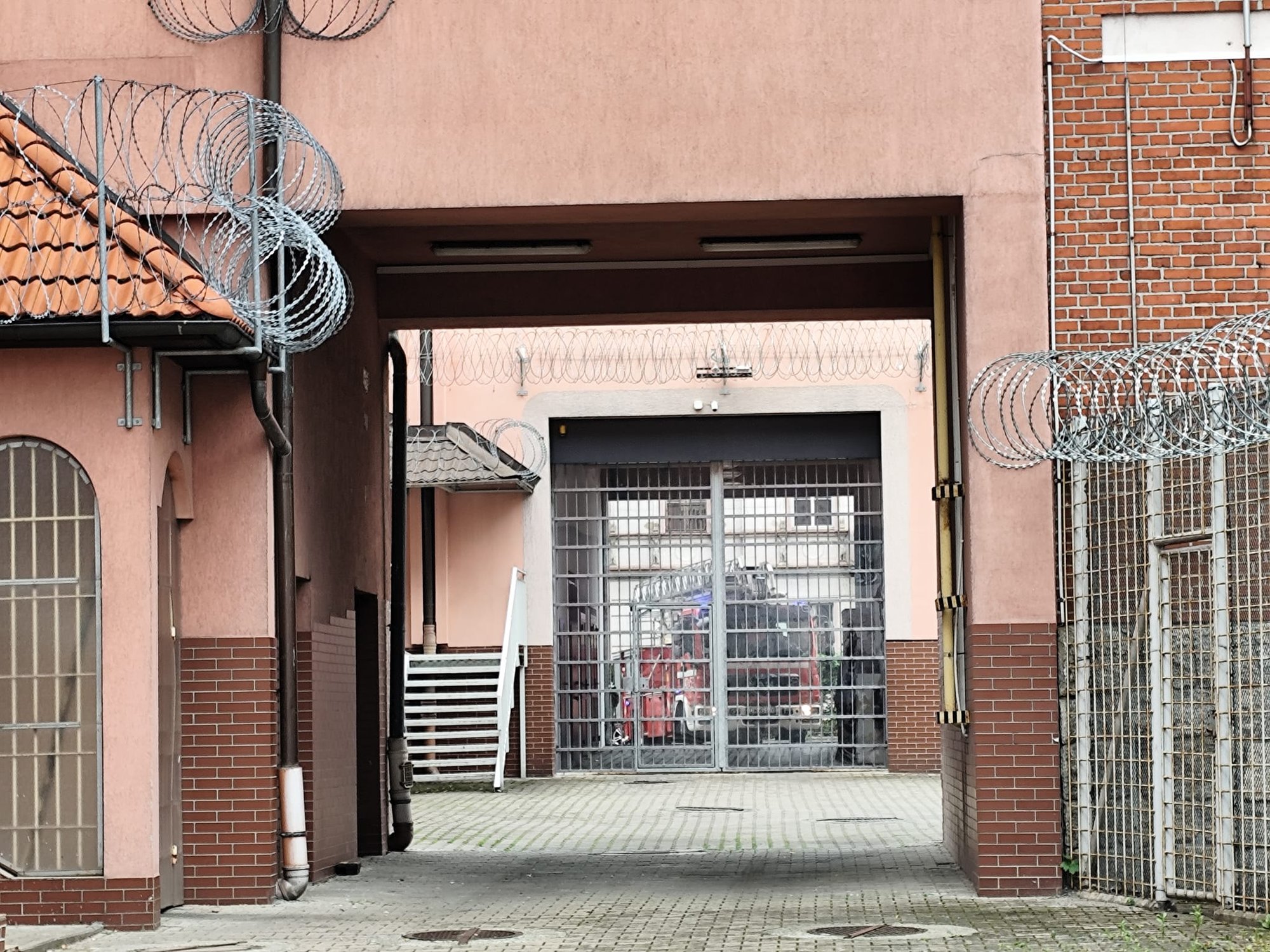cwiczenia-strazakow-w-areszcie-125619