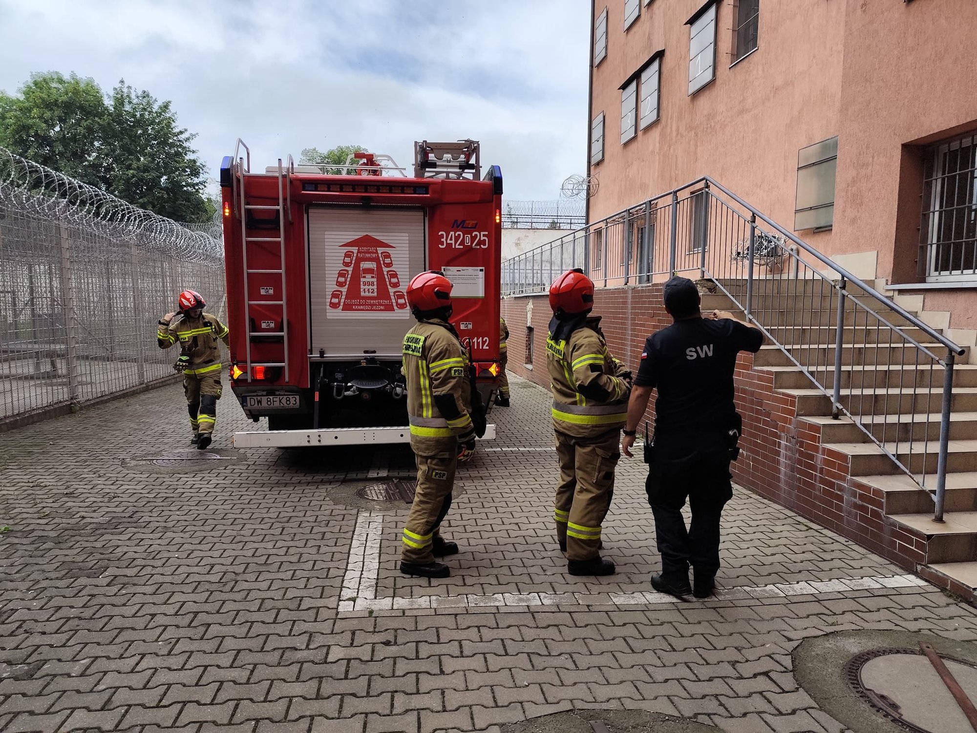 cwiczenia-strazakow-w-areszcie-125619