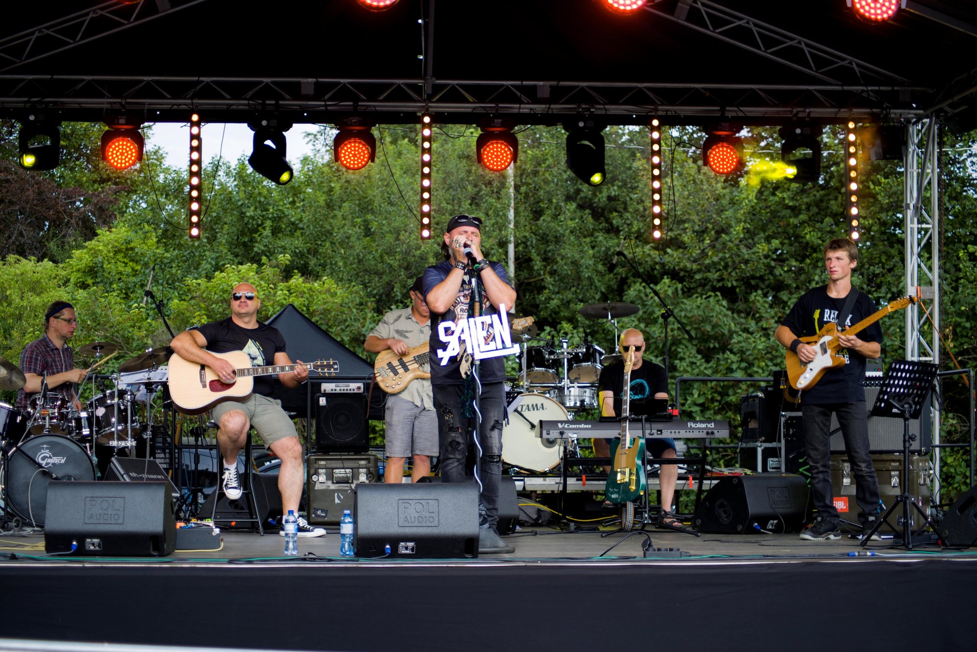 salen-zagra-w-piechowicach-125723