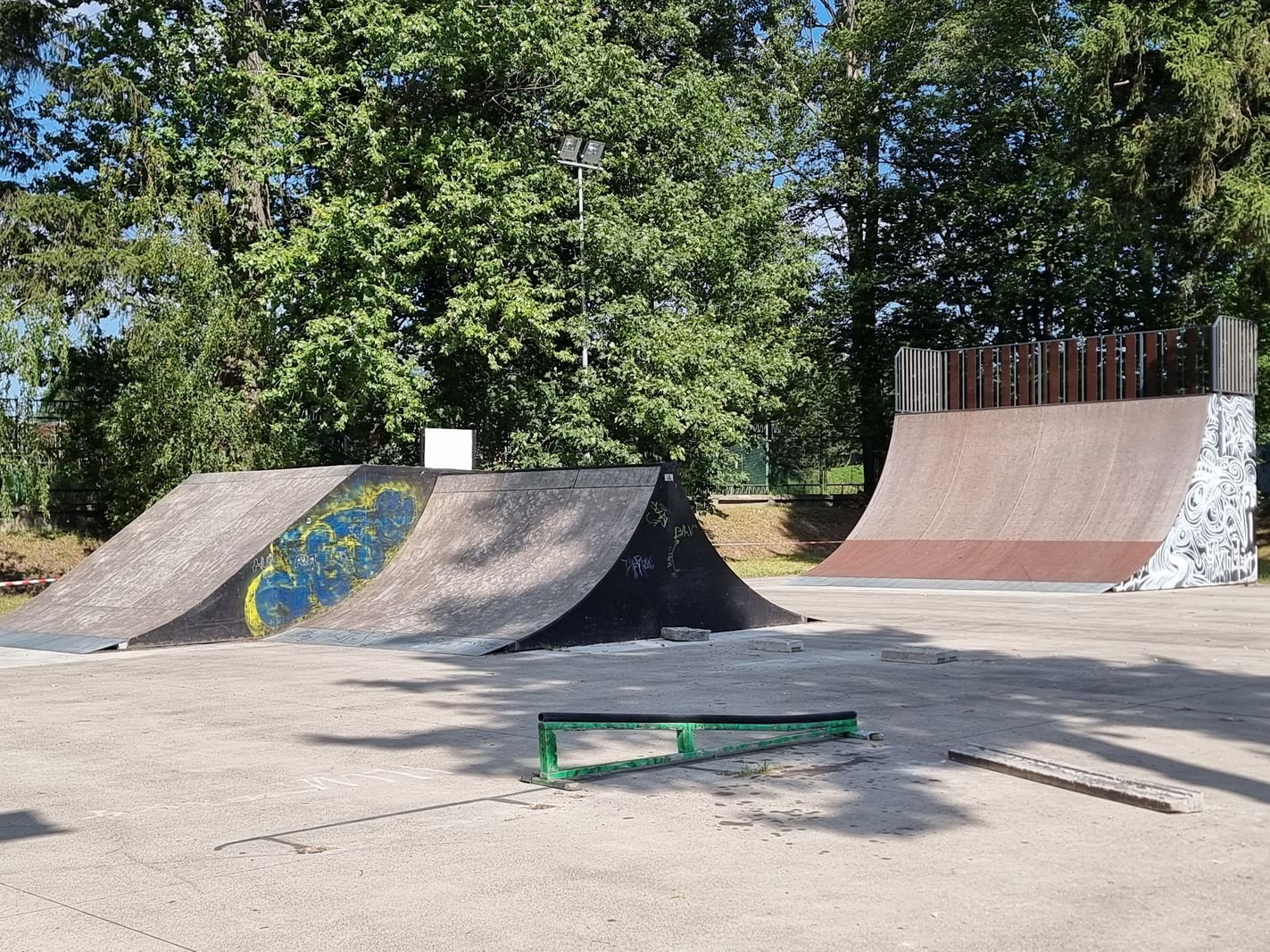 co-ze-skateparkiem-125868