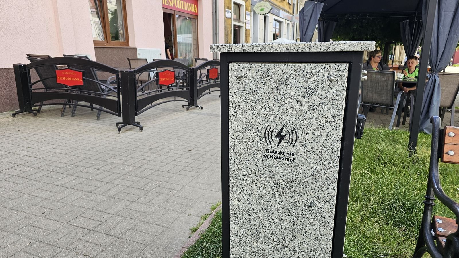 soneczne-adowarki-125900